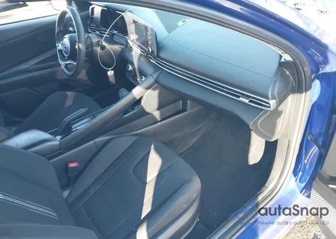 2021 Hyundai Elantra Sel z USA, uszkodzony, nr VIN KMHLM4AG1MU073313